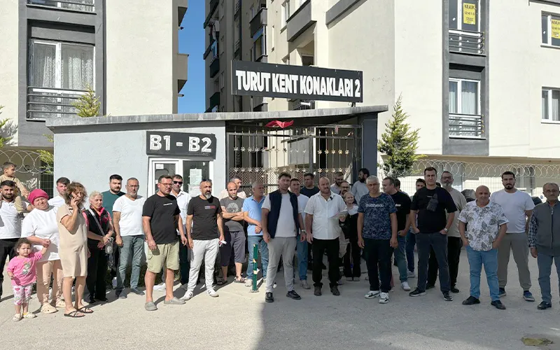 KAPAKLI’DA SİTE SAKİNLERİNDEN MÜTEAHHİT VE YETKİLİLERE TEPKİ: MAĞDUR EDİLDİK