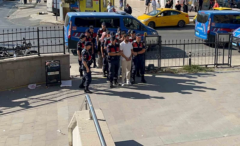 ÇERKEZKÖY’DE EVLAT DEHŞETİ: BABASINI ÖLDÜRDÜ