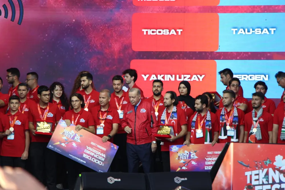 SEVAL AHMET ÇETİN FEN LİSESİ BOZOK ROKET TAKIMI’NA CUMHURBAŞKANINDAN ÖDÜL