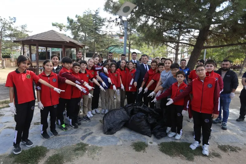 KAPAKLI’DA DÜNYA TEMİZLİK GÜNÜ ETKİNLİĞİ DÜZENLENDİ