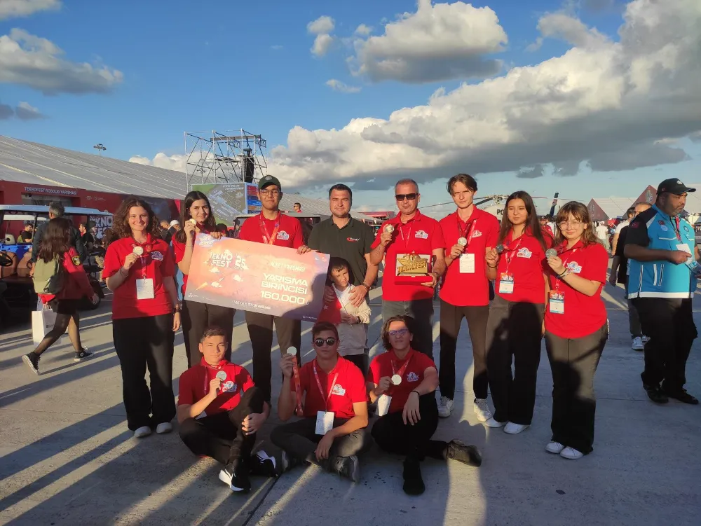 SEVAL AHMET ÇETİN FEN LİSESİ BAŞARIYA DOYMUYOR!