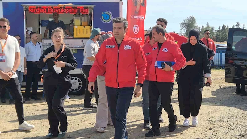 SELÇUK BAYRAKTAR: ZOR KOŞULLARDA BU İŞİ YAPANLAR DÜNYAYA DAMGASINI VURACAK