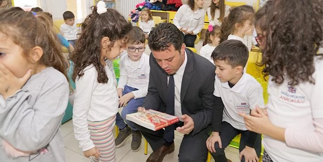 BAŞKAN OKUDU ÖĞRENCİLER DİNLEDİ