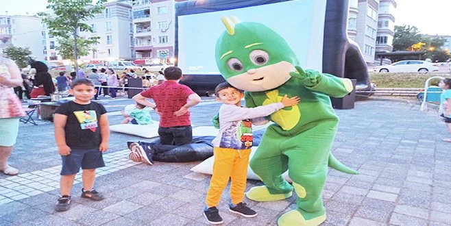 AÇIK HAVA SİNEMA GÜNLERİ BAŞLADI