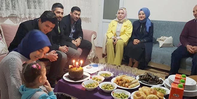 ÇAT KAPI GELEBİLİRLER