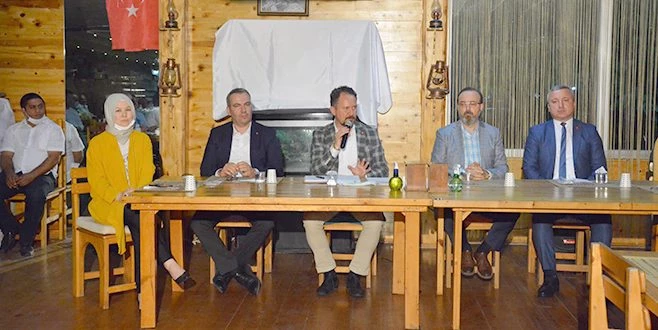 AK PARTİ TEKİRDAĞ İL YÖNETİMİ?NDEN SARAY ÇIKARTMASI