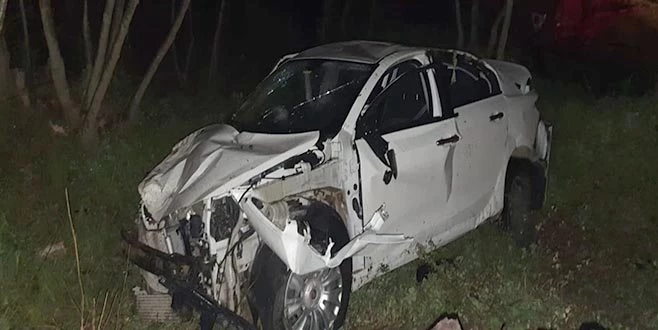 TAKLALAR ATAN OTOMOBİL HURDAYA DÖNDÜ