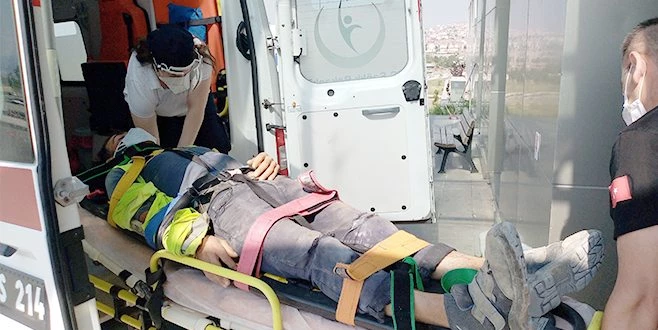 AVM İNŞAATINDA 4 METRE YÜKSEKTEN DÜŞEN İŞÇİ YARALANDI