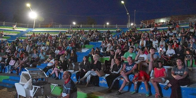 AY IŞIĞINDA SİNEMA GECELERİ SÜLEYMANPAŞA?DA BAŞLADI