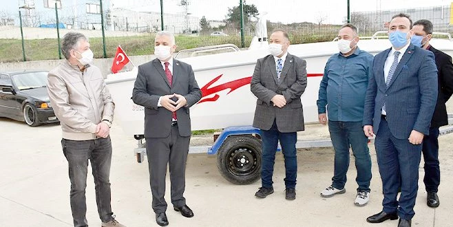 VALİ YILDIRIM DENİZ ARACI ÜRETEN FİRMAYI ZİYARET ETTİ