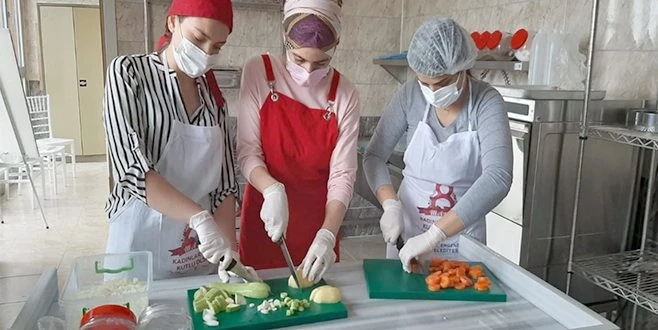 ERGENE BELEDİYESİ GELECEĞİN AŞÇILARINI YETİŞTİRİYOR