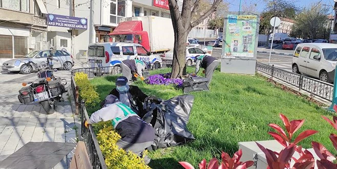 SÜLEYMANPAŞA BAHARI RENGÂRENK KARŞILIYOR