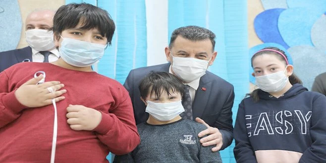 BAŞKAN ÇETİN, OTİZMLİ ÇOCUKLARLA GÖKYÜZÜNE MAVİ BALON BIRAKTI