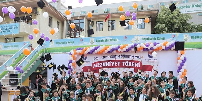 BAŞAKŞEHİR OKULLARI?NDAN MEZUNİYET COŞKUSU