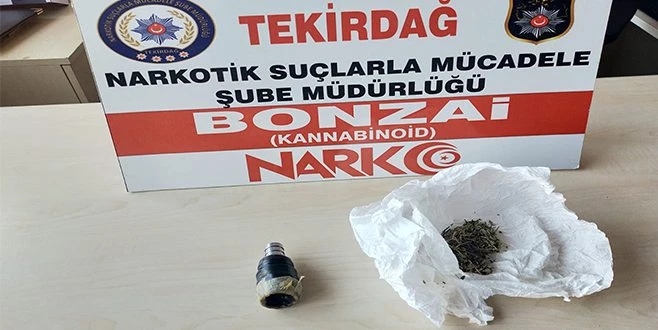 UYUŞTURUCU İÇME APARATI İLE YAKALANAN ŞÜPHELİLER GÖZALTINA ALINDI