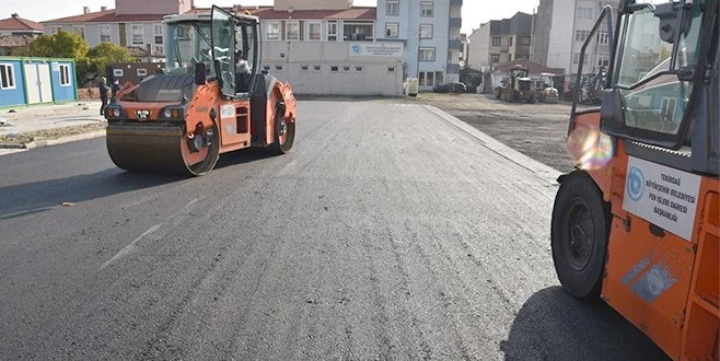 MÜREFTE MAHALLESİNDE SICAK ASFALT SERİM ÇALIŞMASI TAMAMLANDI