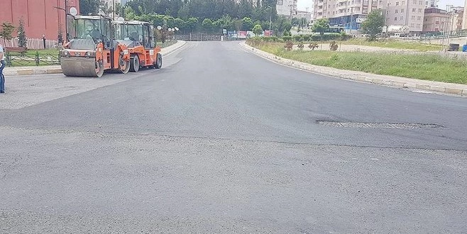 BÜYÜKŞEHİR BELEDİYESİ ÇERKEZKÖY?DE SICAK ASFALT SERİM ÇALIŞMALARINA  DEVAM EDİYOR