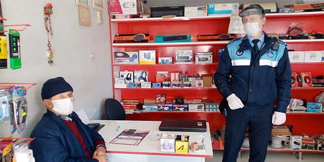 ?BİR ŞEY OLMAZ? LAFINA BAKIP SOKAĞA ÇIKTI, CEZA KESİLİNCE PİŞMAN OLDU