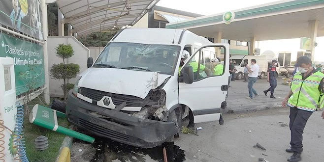 ?DUR? İHTARINA UYMAYIP KAÇMAYA BAŞLADI, KAZA YAPINCA YAKALANDI