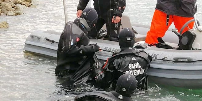  ENEZ?DE TEKNEDEN DÜŞEN GENCİN CANSIZ BEDENİNE ULAŞILDI