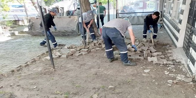 ERGENE?DE BOZULAN PARKE TAŞ SOKAKLARDA BAKIM ÇALIŞMALARI SÜRÜYOR