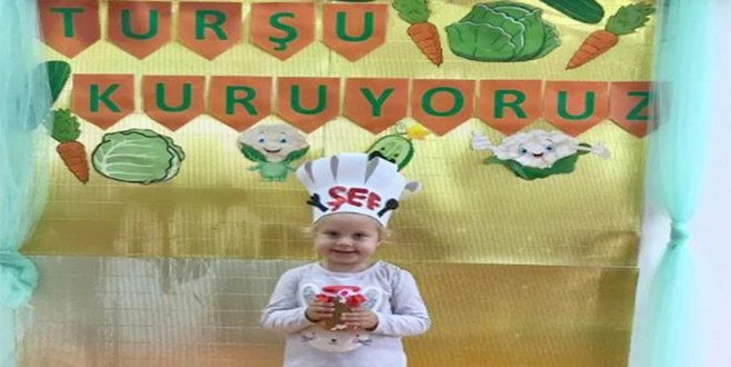 MİNİK ELLER TURŞU YAPMAYI ÖĞRENDİ