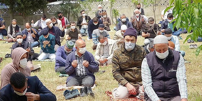 ERGENELİLER CUMA NAMAZINDA BULUŞTU