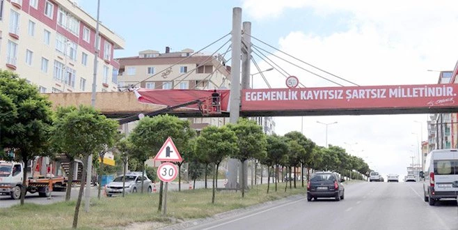 ÇERKEZKÖY?DE ÜST GEÇİTLERİN GÖRSELLERİ YENİLENDİ 
