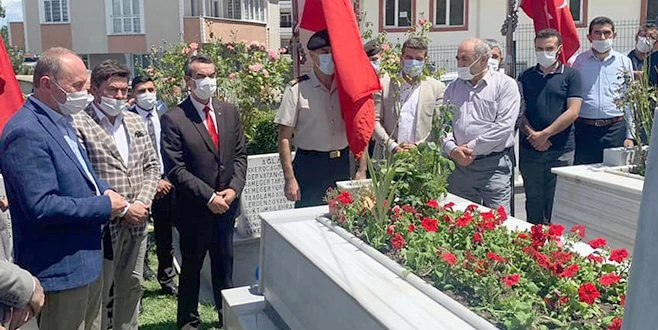 ÇERKEZKÖY`DE ŞEHİTLİĞE 15 TEMMUZ KARANFİLİ