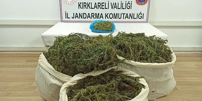 GÜPEGÜNDÜZ MOTOSİKLETLE 36 KİLOGRAM ESRAR TAŞIRKEN YAKALANDI