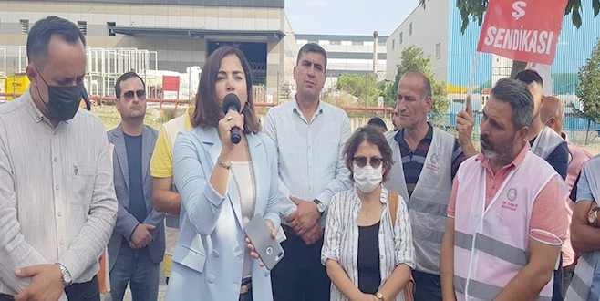 CHP?Lİ YÜCEER INDOMİE ADKOTURK?TE GREV YAPAN İŞÇİLERİ ZİYARET ETTİ