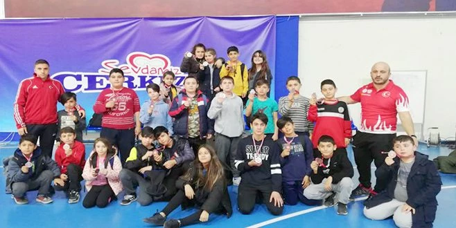 GÜREŞ ŞAMPİYONASINA SÜLEYMANPAŞA BELEDİYE SK DAMGASINI VURDU