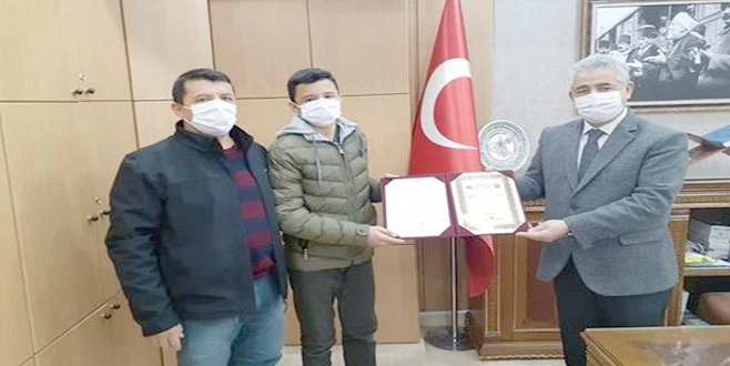 GENÇ HAFIZLARA BELGELERİ VERİLDİ