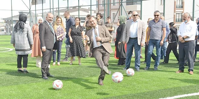 ANADOLU İMAM HATİP LİSESİ`NDE HALI SAHA TESİSLERİ TÖRENLE AÇILDI