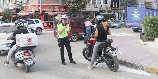 HUZUR UYGULAMASINDA POLİS KUŞ UÇURTMADI