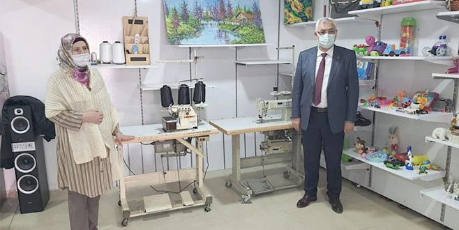 KAGEDER`E DİKİŞ MAKİNESİ HEDİYE ETTİLER