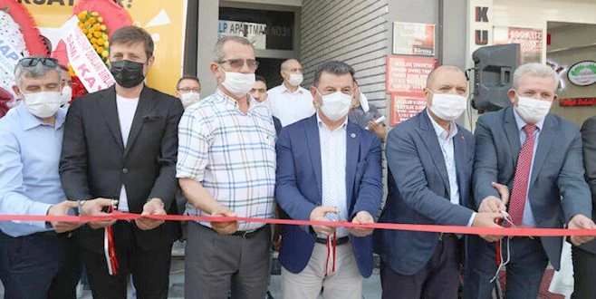 ESNAF VE SANATKARLAR ODASI KAPAKLI İRTİBAT BÜROSU AÇILDI