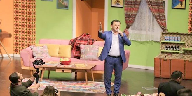 ?ÇAT KAPI? TİYATRO OYUNU KAPAKLI?DA SAHNELENDİ