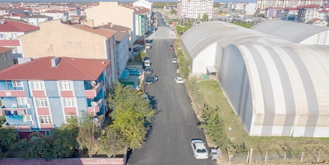 KAPAKLI?NIN YOLLARI SICAK ASFALT KONFORUNA KAVUŞUYOR