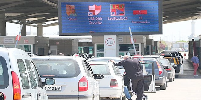 KAPIKULE`DE RAKAMLAR AÇIKLANDI: 1 AYDA 102 BİN 586 YOLCU