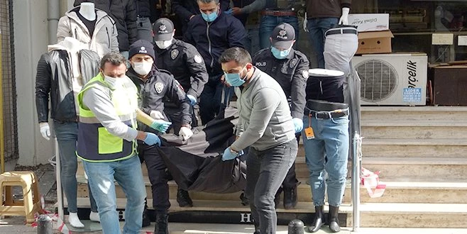 SOĞUKKANLI KATİL ZANLISI SİLAHI POŞETE KOYUP DÜKKANDAN ÇIKTI