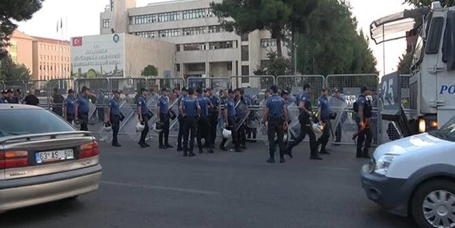 İÇİŞLERİ BAKANLIĞI AÇIKLADI: GÖREVDEN UZAKLAŞRILDILAR