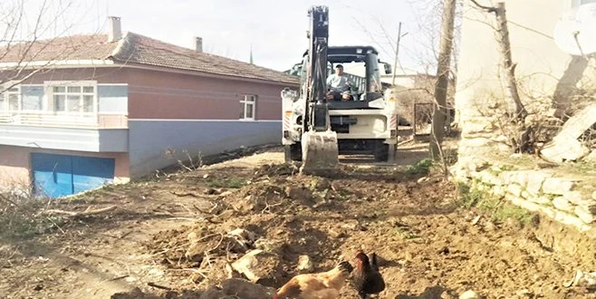 SERT KIŞA RAĞMEN YOL ÇALIŞMALARI ARALIKSIZ SÜRÜYOR