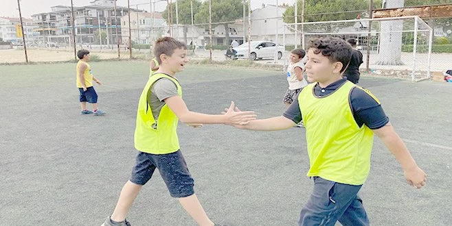 KUR?AN-I KERİM KURSU ÖĞRENCİLERİ YEŞİL SAHADA TER ATTI