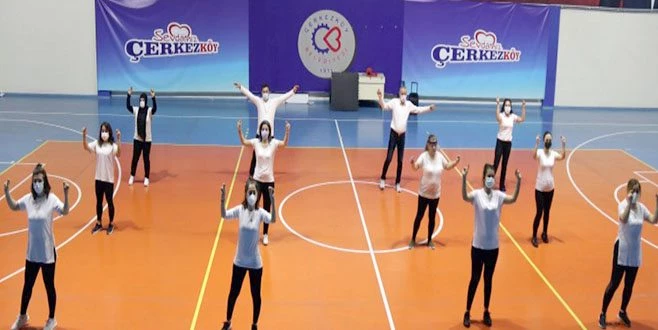 ÇERKEZKÖY BELEDİYESİ KIŞ SPOR KURSLARINI TAMAMLADI