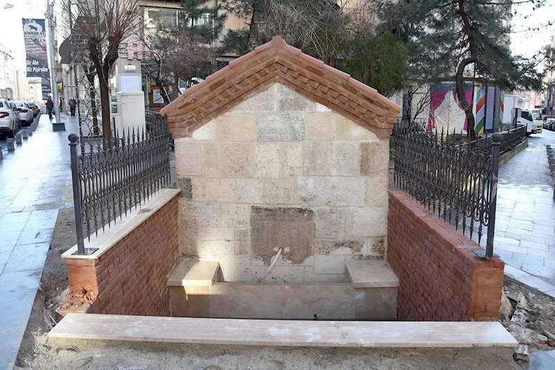 ÇUKUR ÇEŞME, KURUL KARARIYLA ASLINA UYGUN RESTORE EDİLDİ