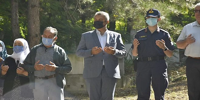 15 TEMMUZDA ŞEHİT KABRİ ZİYARET EDİLDİ 