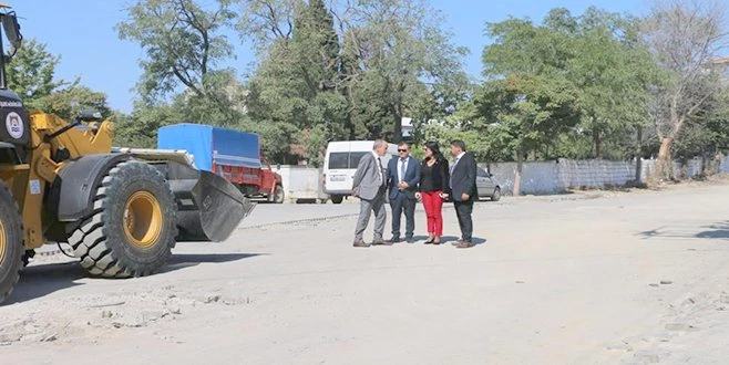 BAŞKAN ATA, YOL ÇALIŞMALARINI YERİNDE İNCELEDİ