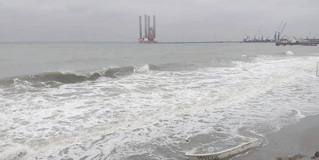  MARMARA DENİZİNDE DEV DALGALAR