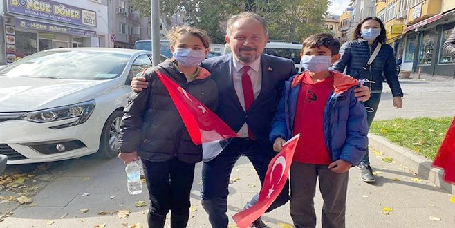 MESTAN ÖZCAN: ?CUMHURİYETİMİZİN YIL DÖNÜMÜ COŞKUSUNU, HEMŞEHRİLERİMİZLE BİRLİKTE YAŞADIK.?